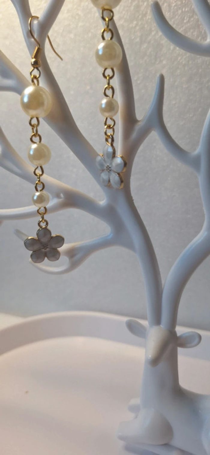 Boucles d’oreilles perles & fleurs - photo numéro 2