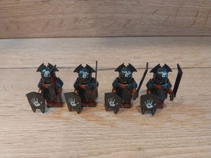 Figurines type lego 4 guerriers orcs seigneur des anneaux - photo numéro 4