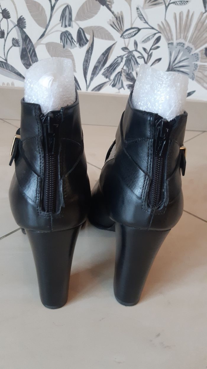 Boots neuve San Marina T40 30€ - photo numéro 3