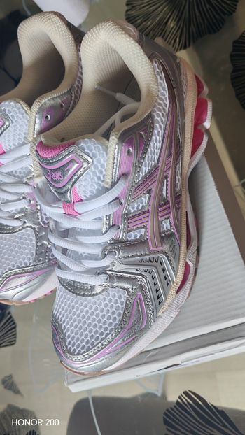 Basket Asics gel neuf avec étiquette et boîte