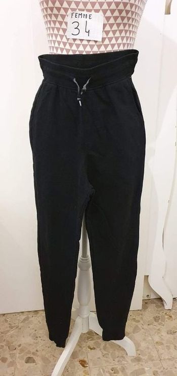 Bas de jogging 2, noir ,coton, neuf,longueur 101cm ,2 poches latéral, marque Kiabi =5€