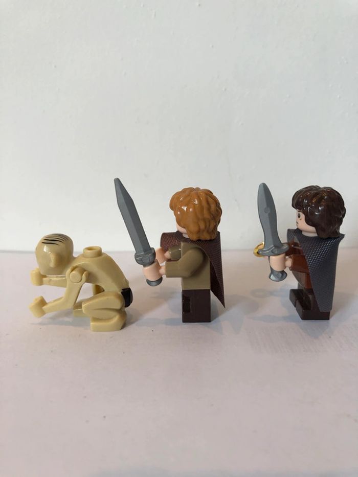 Figurine type lego Frodon et l’anneau de pouvoir avec Sam et Golum. le seigneur des anneaux - photo numéro 2