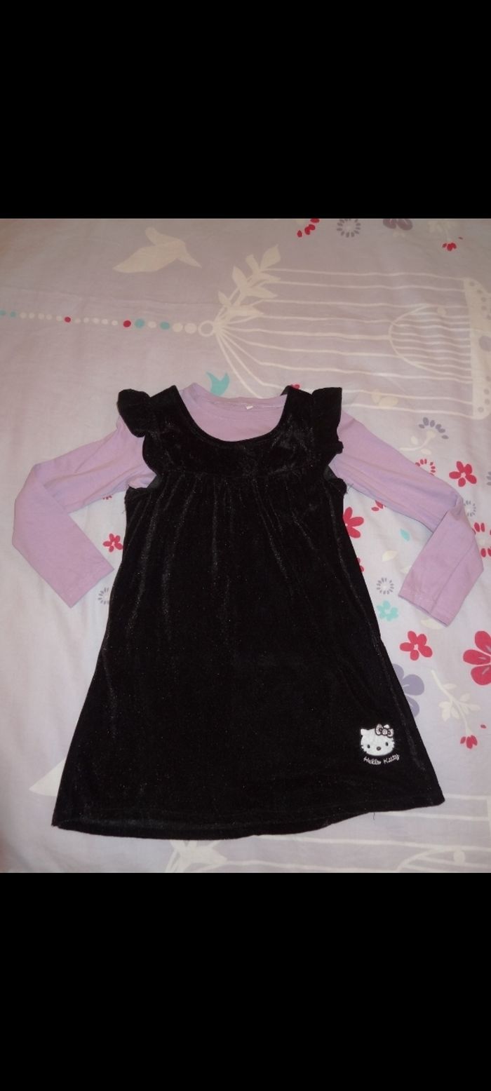 Robe Hello Kitty et t-shirt T 5-6 ans