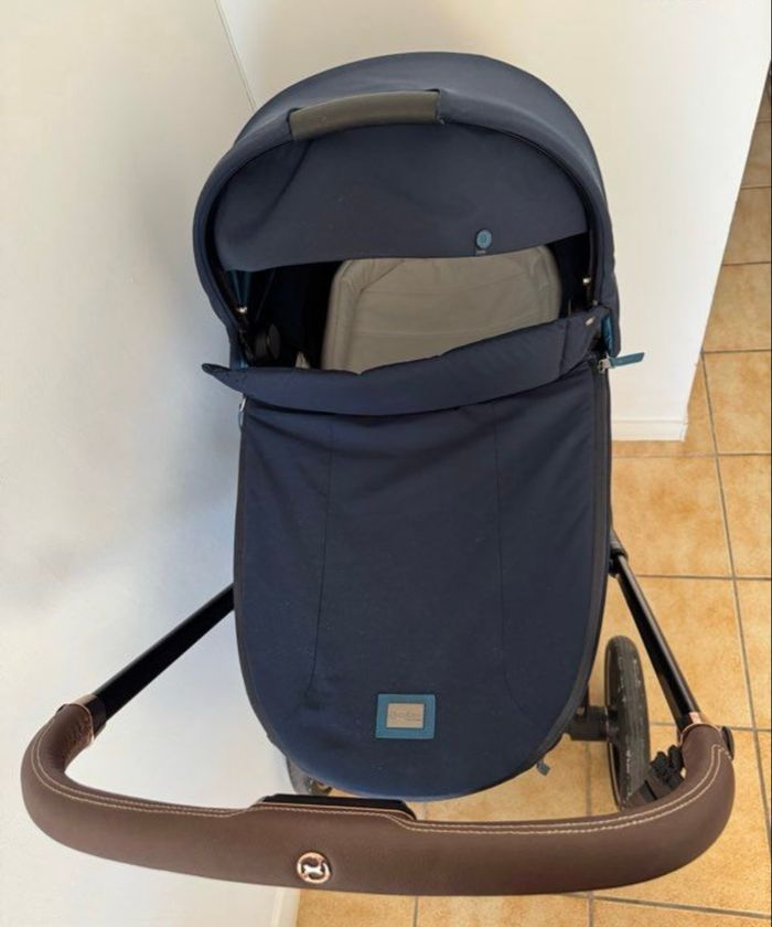 Poussette Priam Cybex (châssis + assise + nacelle + habillage pluie) - photo numéro 8
