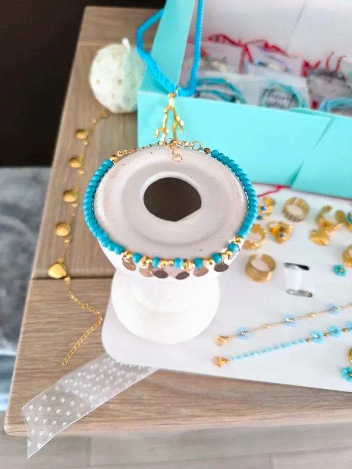 Lot de 40 bijoux dorés et turquoises - photo numéro 7