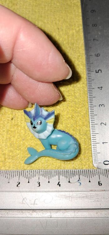 Pokemon figurine