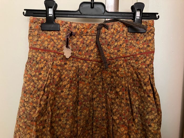 Jupe mi-saison Sergent Major 4/5 ans (2€80) - photo numéro 2