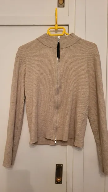 Gilet beige a fermeture eclair