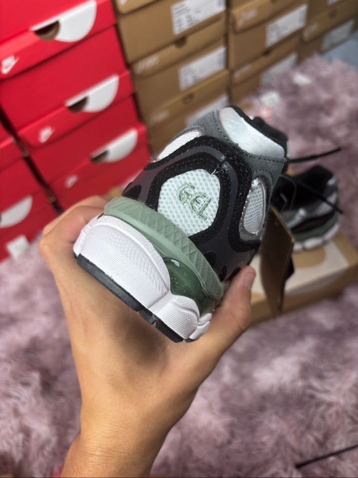 Asics gel NYC kaki et noir neuve taille 36 - photo numéro 5