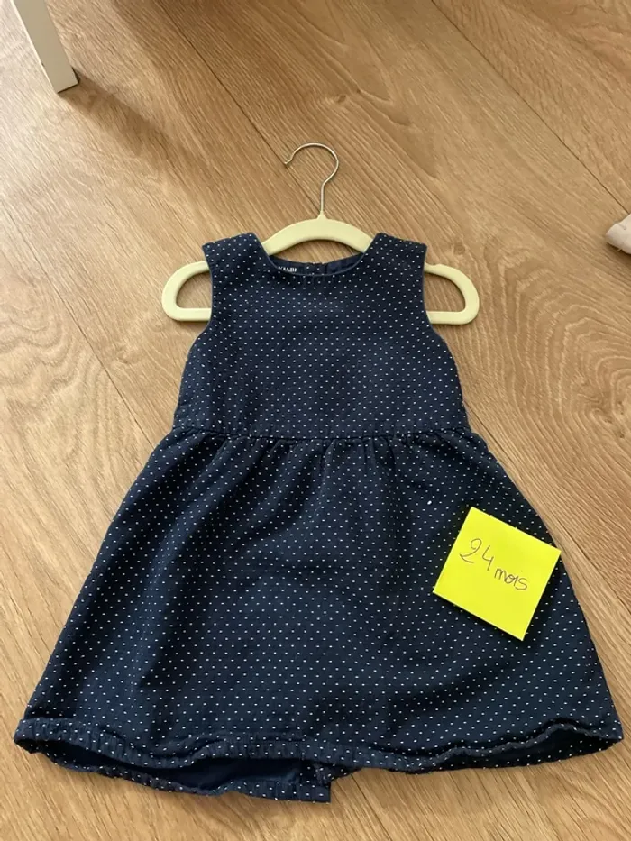 Robe à pois bleu marine et blanche Kiabi 18mois