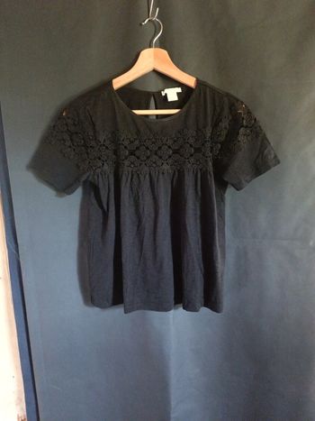 Tee-shirt court