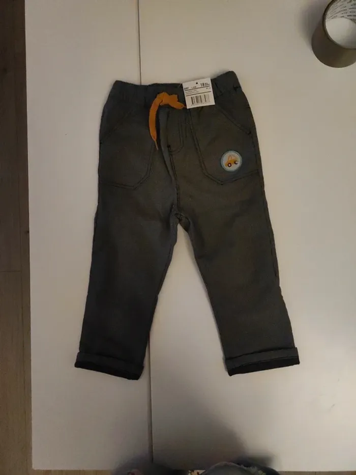 Pantalon neuf orchestra 18 mois