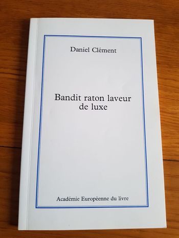 Livre bandit raton laveur de luxe