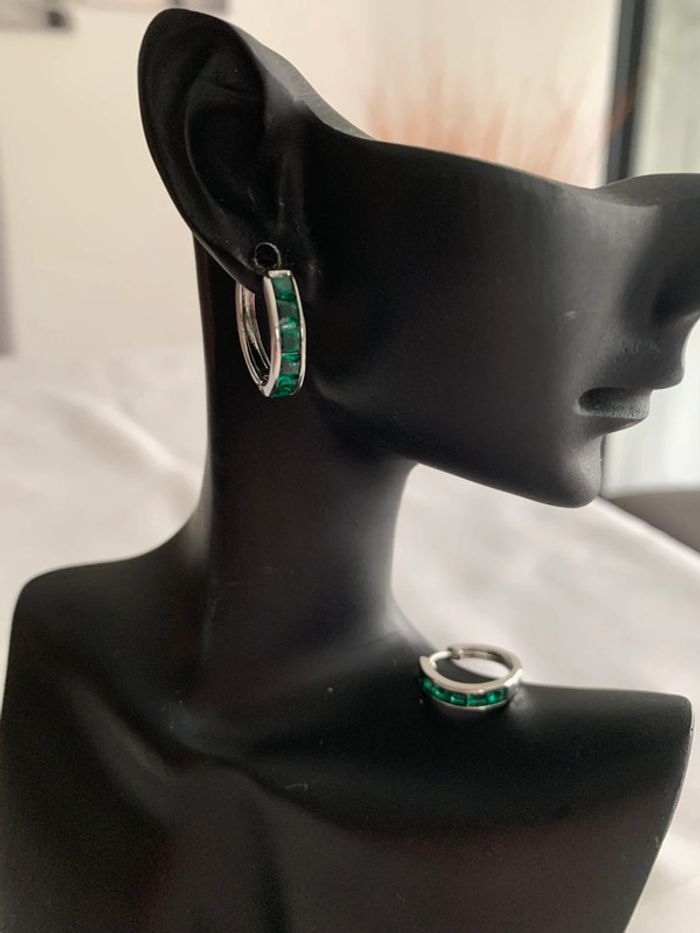 Boucles d’oreilles créoles vertes et argentées 17 mm - photo numéro 3