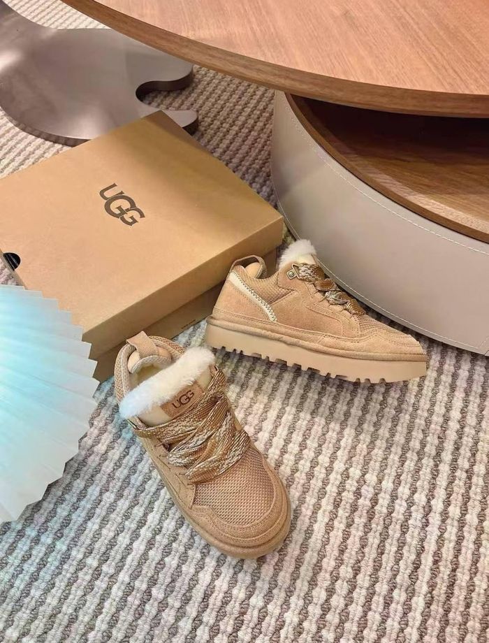 Ugg Lowmel marrons - Taille 39 - photo numéro 2