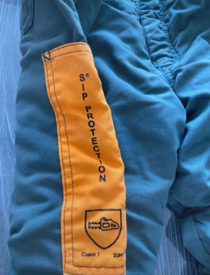 Pantalon anti coupe pour élagueur ou bûcheron - photo numéro 3