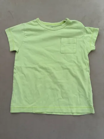 T-shirt jaune