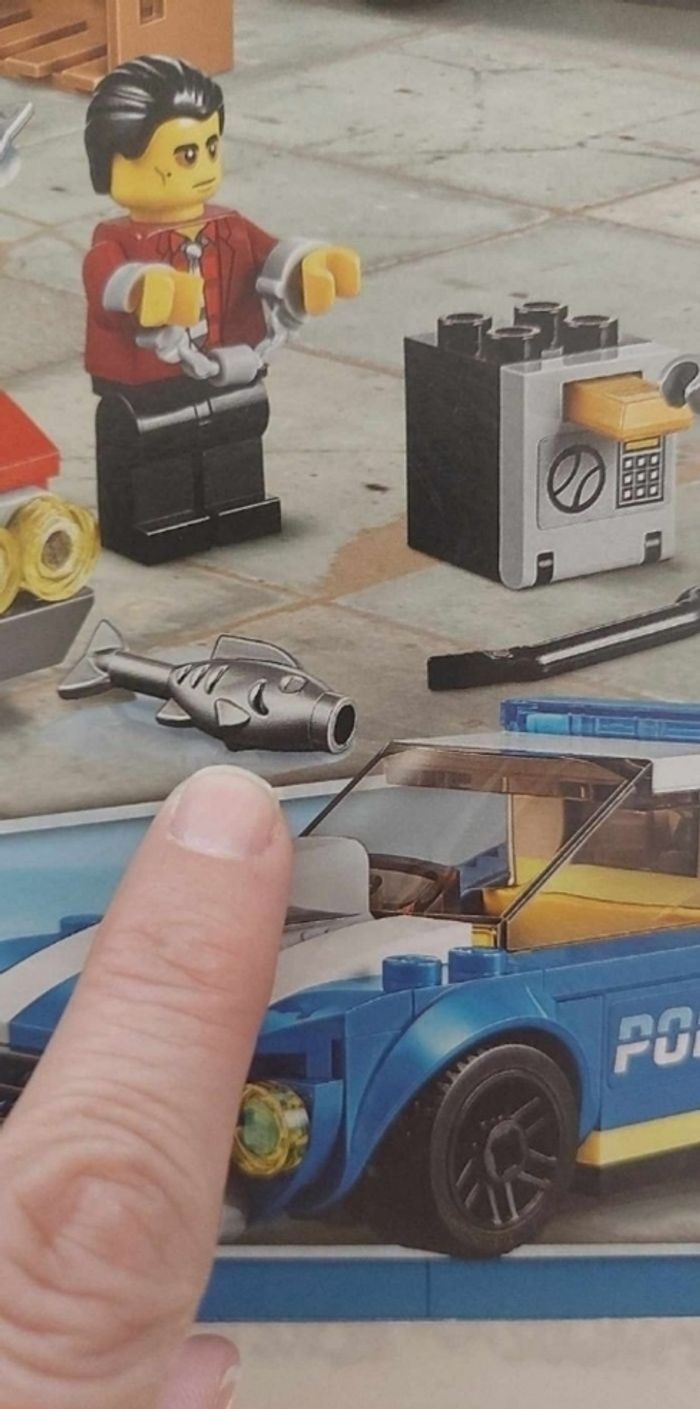 Lego city 60242 policier voleur voiture - photo numéro 6