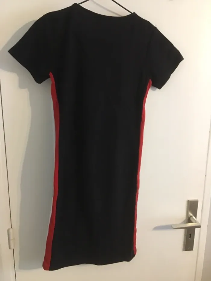Robe noire - photo numéro 3