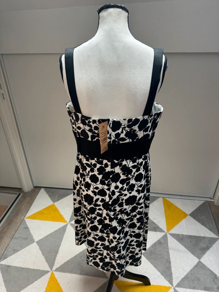 Robe Manoukian neuve Taille 40 - photo numéro 2