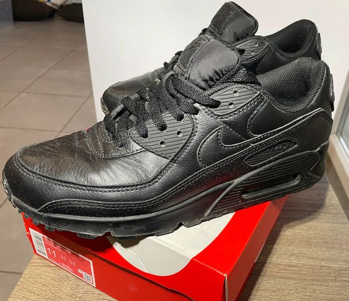 Nike Air Max - Taille 10 US (44 EU) - Noir - Très bon état - photo numéro 2