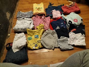 Vêtements en 18 mois pour fille