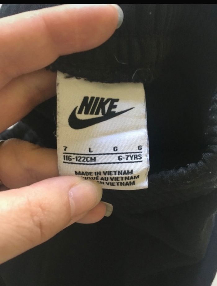 Jogging / Pantalon de sport TRÈS BON ÉTAT pour garçon taille 6 / 7 ans couleur noir - photo numéro 8