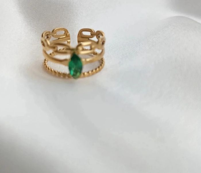 Bague en acier inoxydable ajustable très très jolie avec perles vertes - photo numéro 2