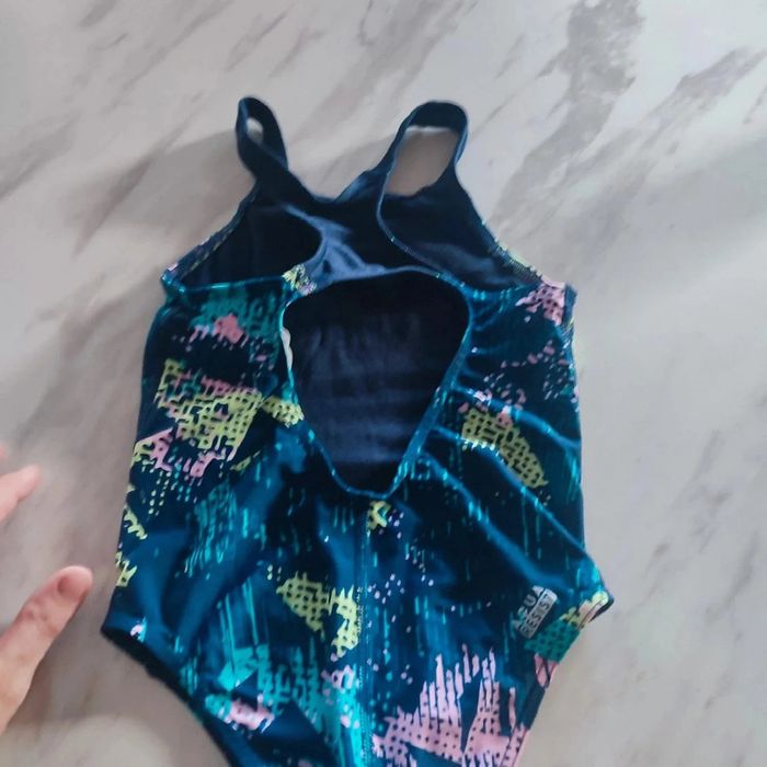 Très joli maillot de sport - photo numéro 3