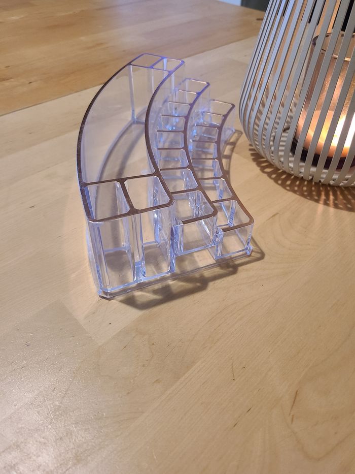 Présentoir à maquillage - photo numéro 5