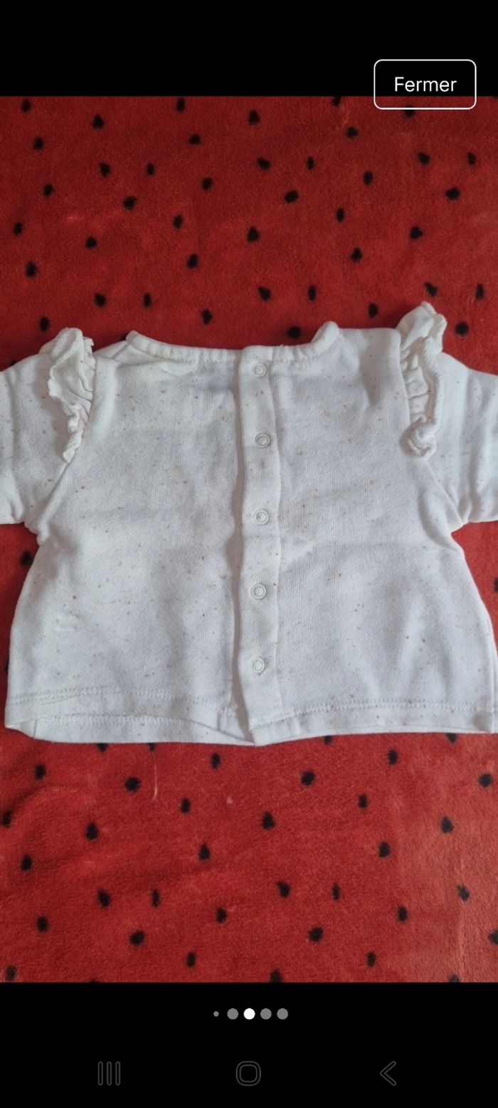 Pull 1 mois fille en bon état - photo numéro 5
