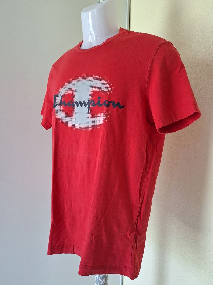T-shirt taille S marque Champion couleur rouge - photo numéro 2