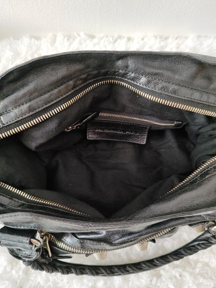 Sac à main Balenciaga modèle City en cuir noir - photo numéro 7