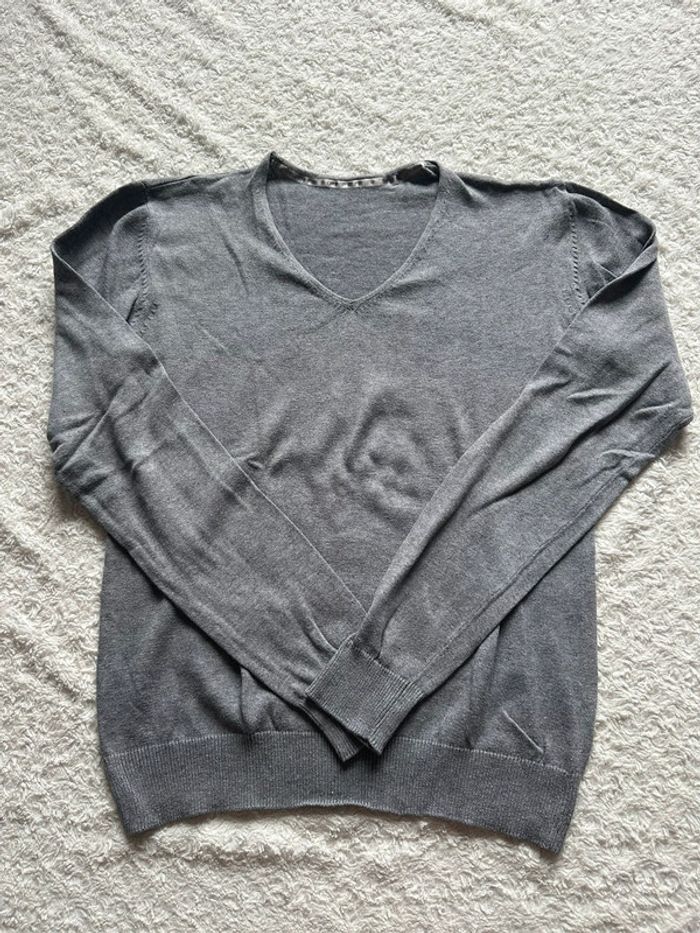Pull col en V. Devred, taille S.