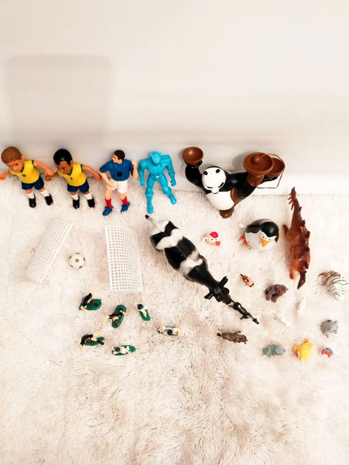 Lot de 26 figurines diverses - photo numéro 2