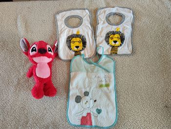 Lot de 3 bavoirs neuf