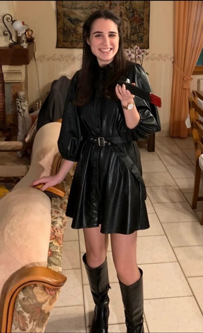 Robe noire imitation cuir