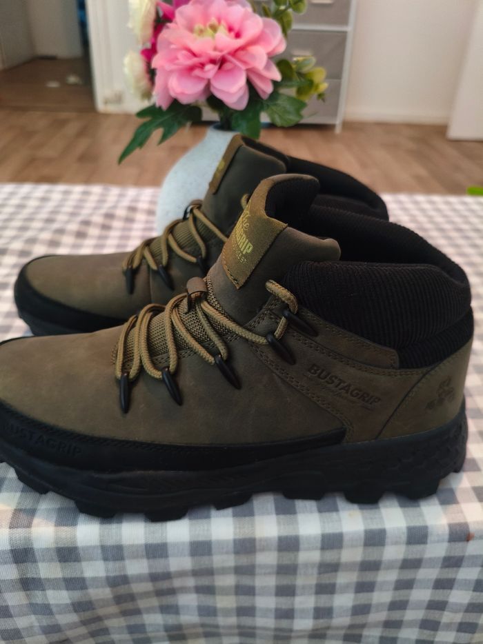 Bottes homme pointure 43 porter une seule fois presque neuf - photo numéro 3
