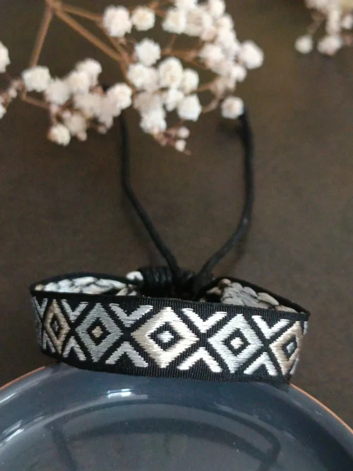 Bracelet tissu brésilien noir, argenté