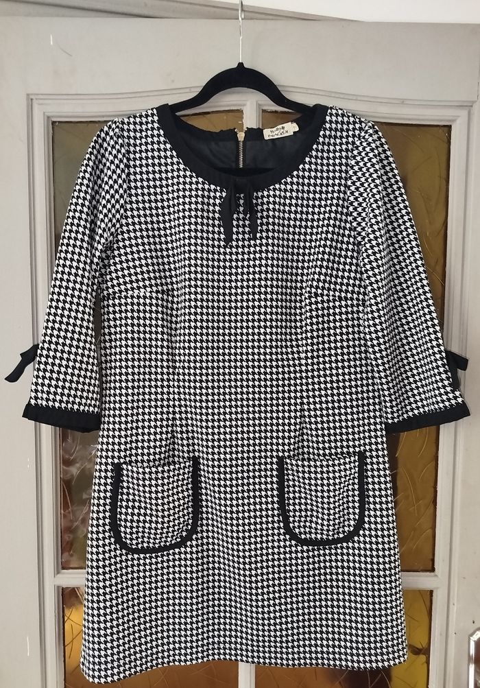 Magnifique robe rare noire et blanche pâtes de poule Molly Bracken manches 3/4 36 S