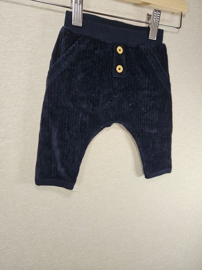 Pantalon en velour  côtelé  kiabi 3 mois - photo numéro 4