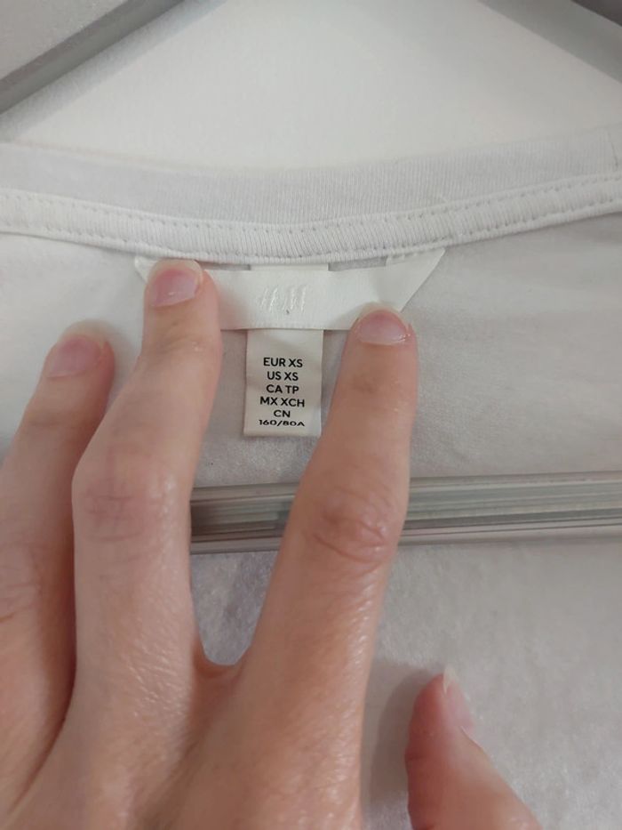 Tee shirt blanc col échancré - photo numéro 2