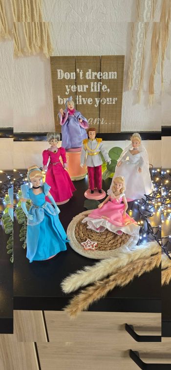 Lot de 6 magnifique poupée porcelaine Disney princesse cendrillon collection vintage ancien