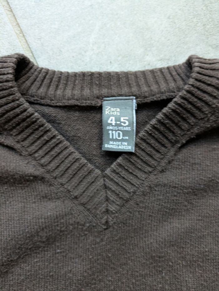 Pull col V Zara 4/5 ans - photo numéro 2