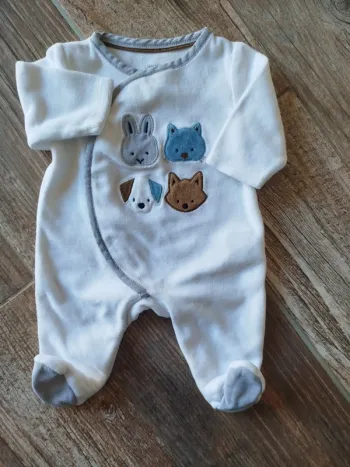 Pyjama 1 pièce en velours 1 mois