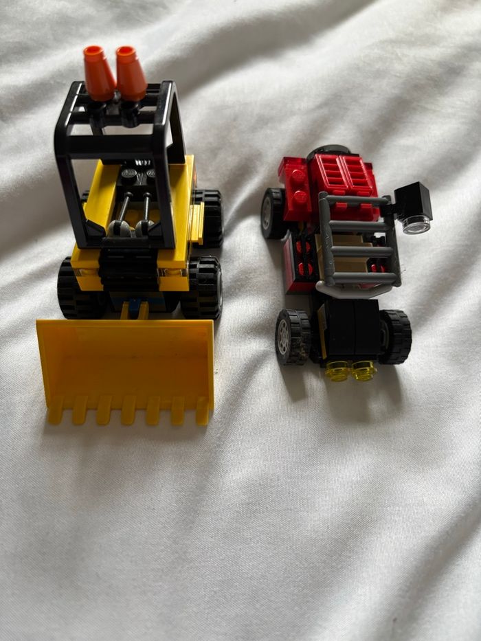 Mot 2 jouets véhicules lego