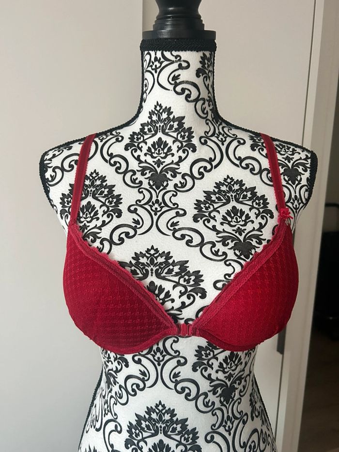 Soutien gorge rouge 85D