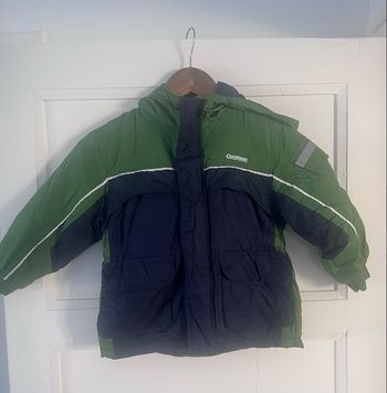 Blouson enfant Oshkosh taille 5 ans.
