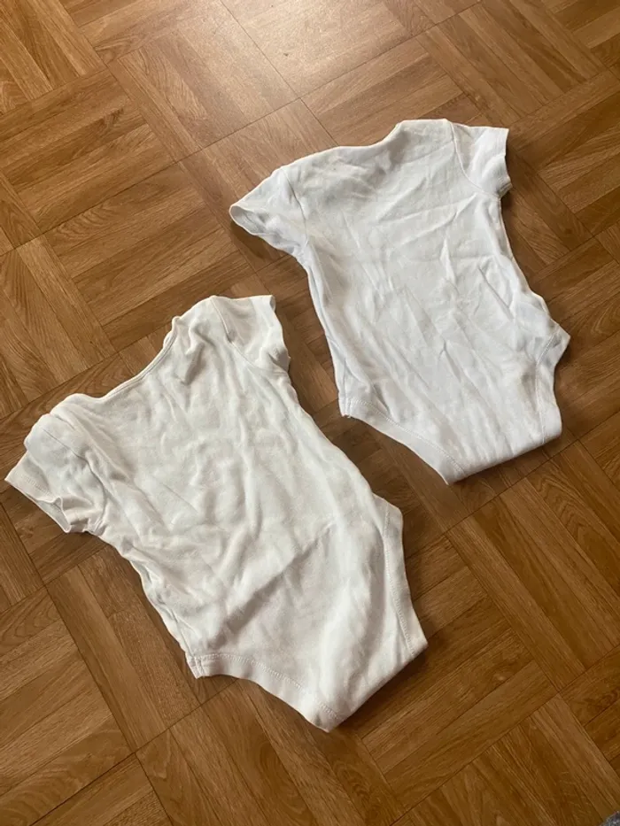 Lot de 2 body à manches courtes blanc taille 12/18 mois Primark - photo numéro 5