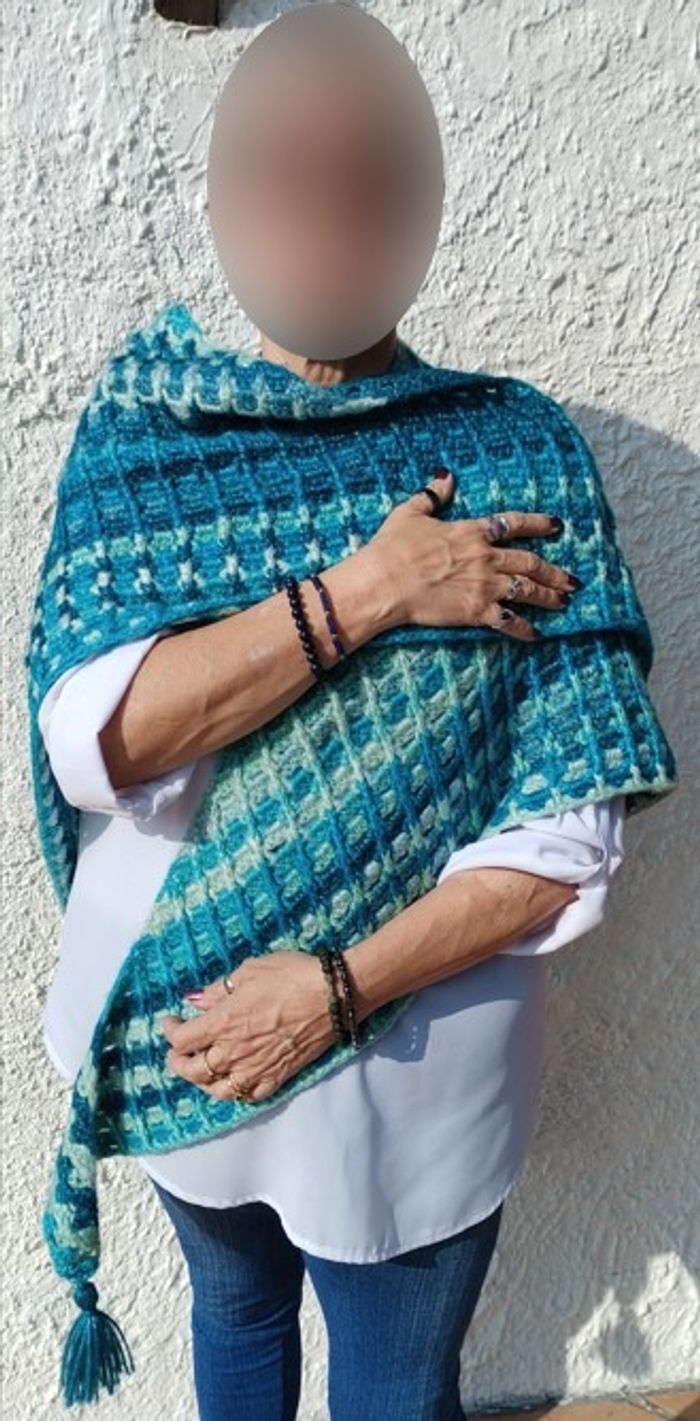 Châle "BLUE LINES" fait main au crochet - photo numéro 4